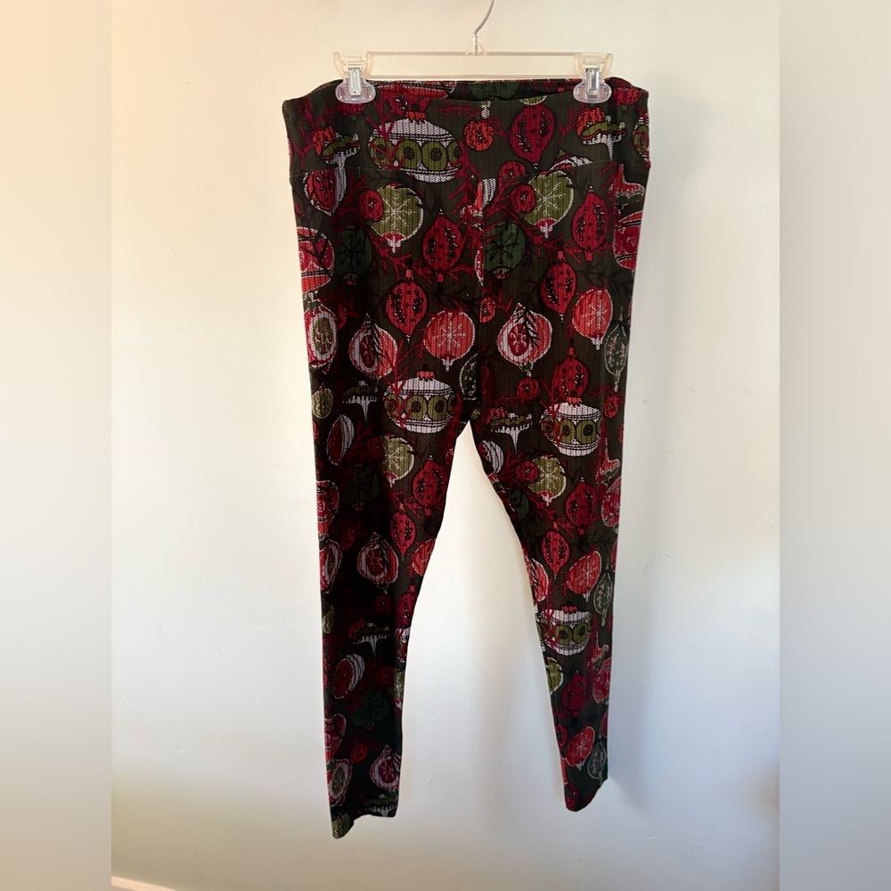 LuLaRoe TC2 (18-26) Christmas Holiday Ornaments Print Buttery Soft Leggings
